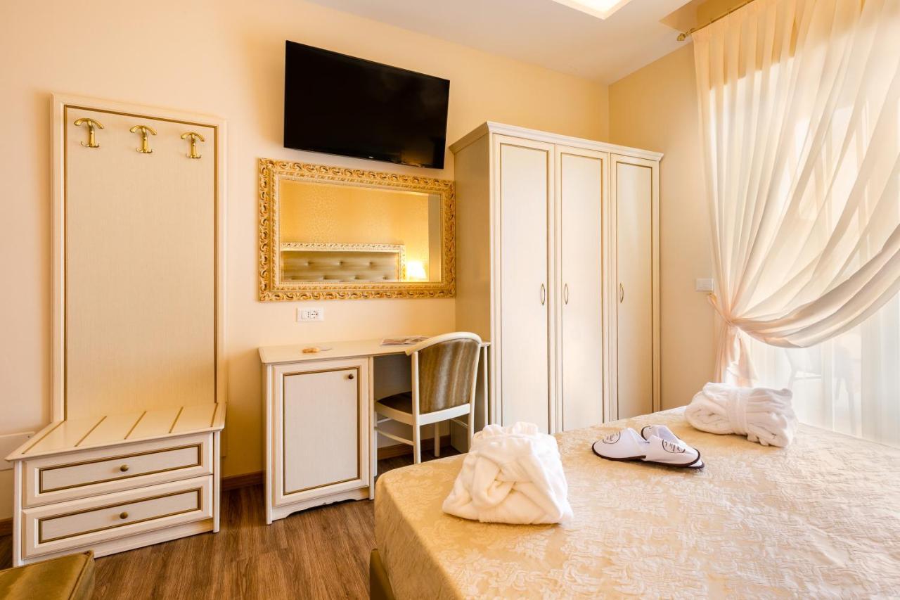 Hotel Mazzanti Морской Милан Экстерьер фото